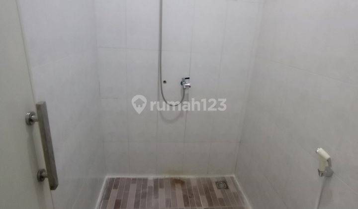 Rumah dijual murah banget baru minimalis 2 lantai 3 kamar depan taman di kelapa gading 2