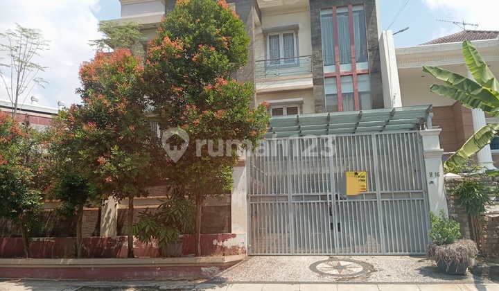 Disewakan Rumah Mewah 6 Kamatr Tidur di Kelapa Gading