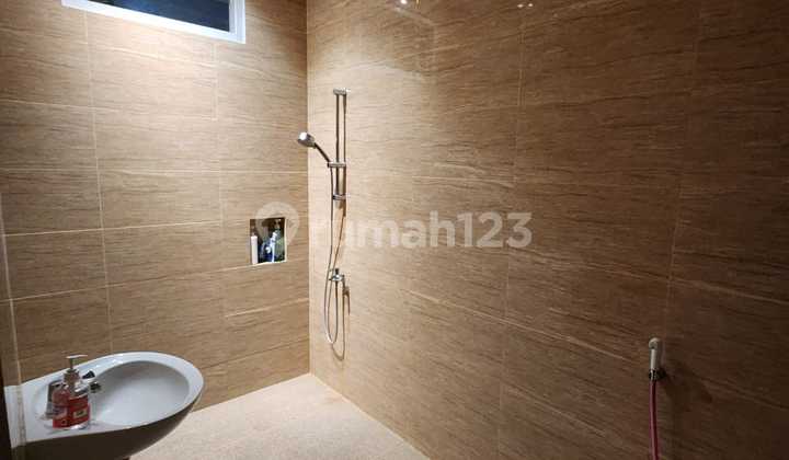 Jual Murah Bu Rumah 3 Lantai Di Joglo Kembangan  2