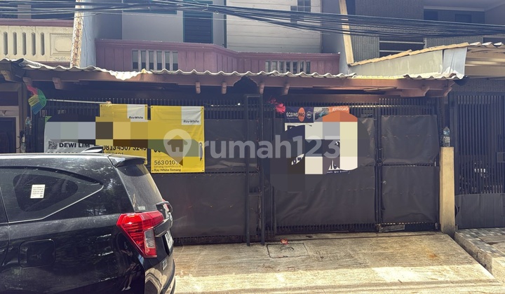 Jual Murah,,,,,Rumah Tua Hitung Tanah ,,, Seberang Mall Mkg dan Taman Jogging di Kelapa Gading 2