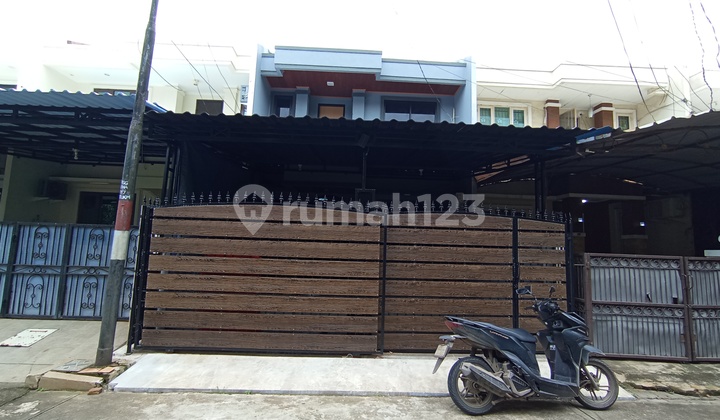 Jual Cepat... Rumah Baru ..2 Lantai ......Depan Taman.... Bebas Banjir......Di Gading Arcadia Kelapa Gading 2