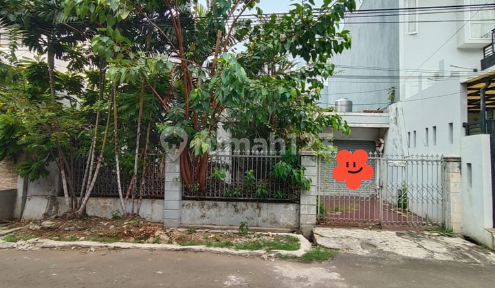 Sell Cheap,,,, Old House Land Calculation,, Flood-Free,, Near Mall in Kelapa Gading