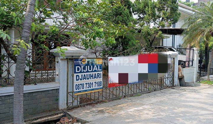 Dijual Murah Rumah Hoek 2 Lantai Seberang Taman Di Kelapa Gading 2