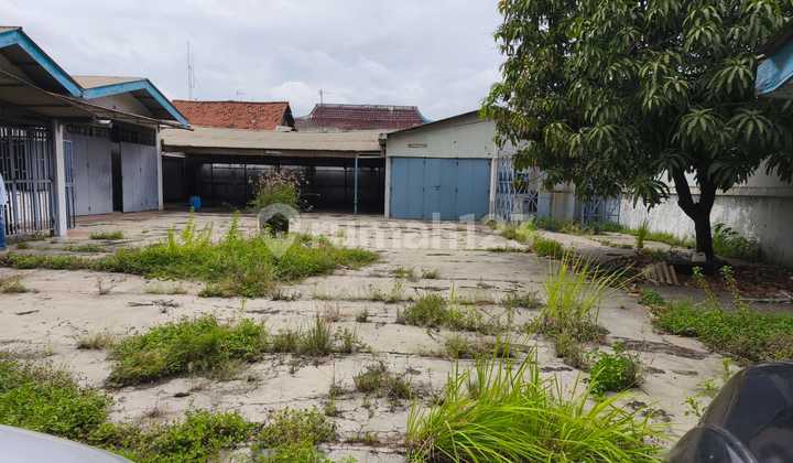 Sell Cheap ......Warehouse Land Calculation ....Below NJOP..Main Road in Koja, North Jakarta