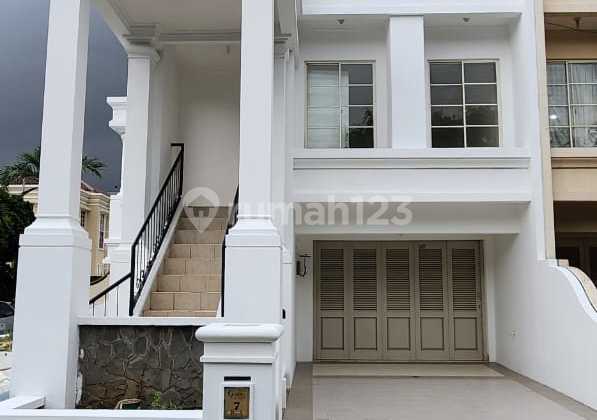 Jual Cepat... Rumah 3 Lantai.. Bebas Banjir... Deket Mall Mkg...Di Gading Grande Kelapa Gading