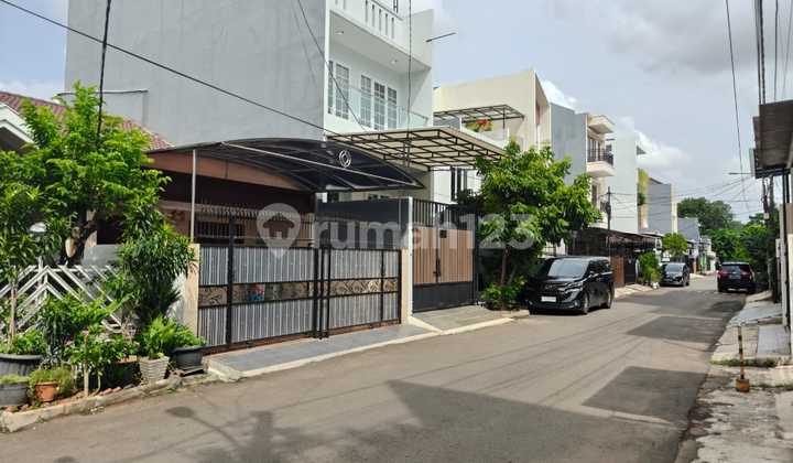 Sell Cheap!!! Want to Sell Fast!!! Tidy Move-In Ready House in Kelapa Gading