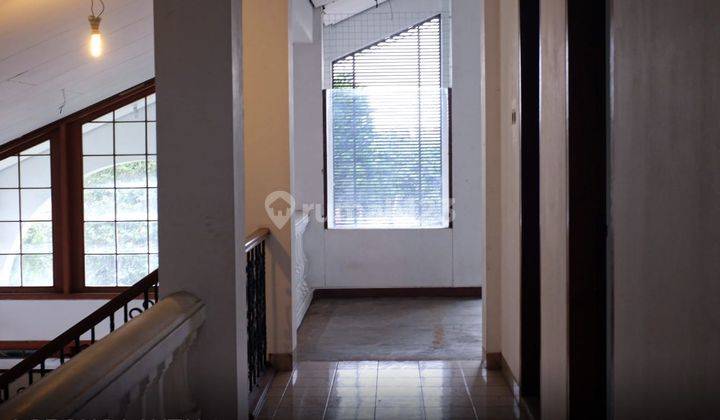 DI SEWA/ JUAL RUMAH 3 LANTAI DI SETRA SARI INDAH  BDG UTARA 3