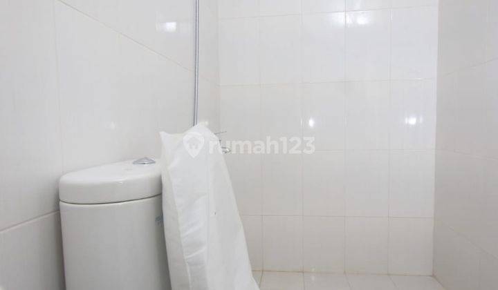 FOR SALE
Ruko baru , tengah kota
Di sayap BKR

 5