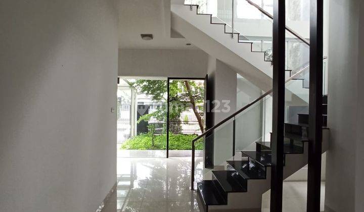 DI SEWAKAN RUMAH  DI SINGGASANA PRADANA BDG 1