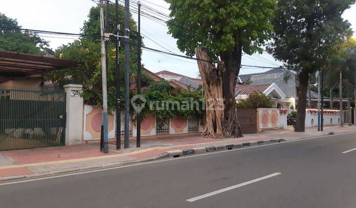 Rumah strategis Depan Jalan Raya di daerah Pulomas 2