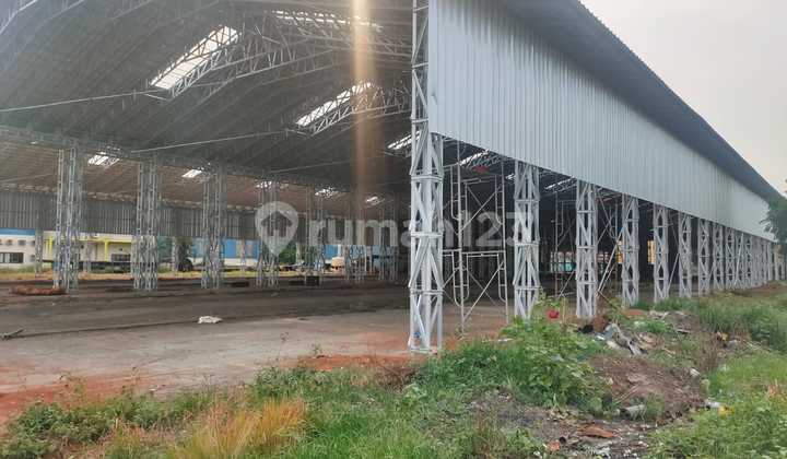 WAREHOUSE SPACE FOR RENT In Tipar Cakung 2700m2 (007)