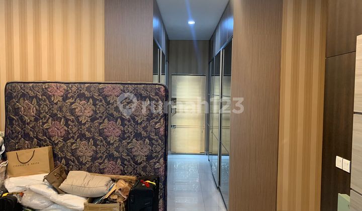 Dijual Rumah Mewah di Lantana - Luas & Siap Huni (007)