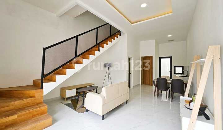 Jual Rumah Mewah 2 Lantai Dengan Lingkungan Elite Di Bulevar Hijau, Harapan Indah, Bekasi, 007 2
