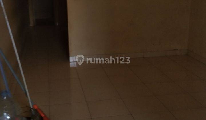 Ruko dalam perumahan pinggir jalan utama ada dapur dan kamar 2