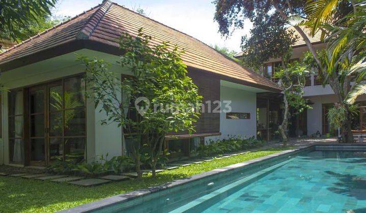 DIjual Tropical Style Villa Di Uluwatu  1