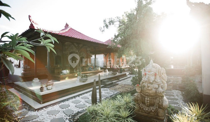 Beautiful 7 bedroom Balinese and classic style villa for sale in Tabanan, Bali 10