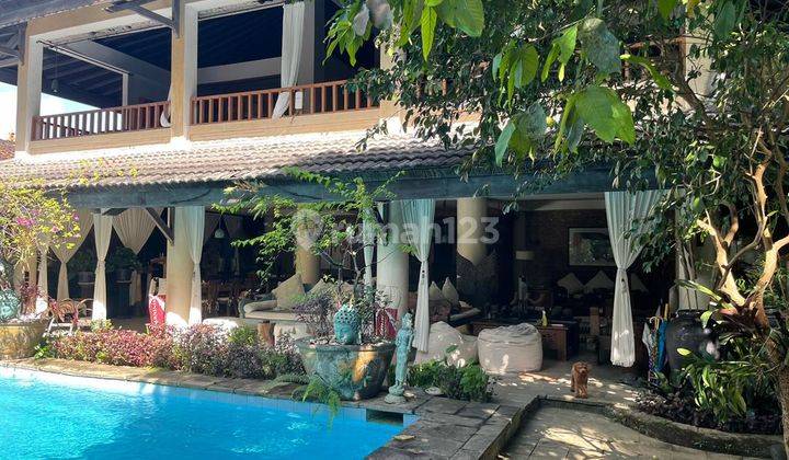 Di jual luxury villa lokasi seminyak  1