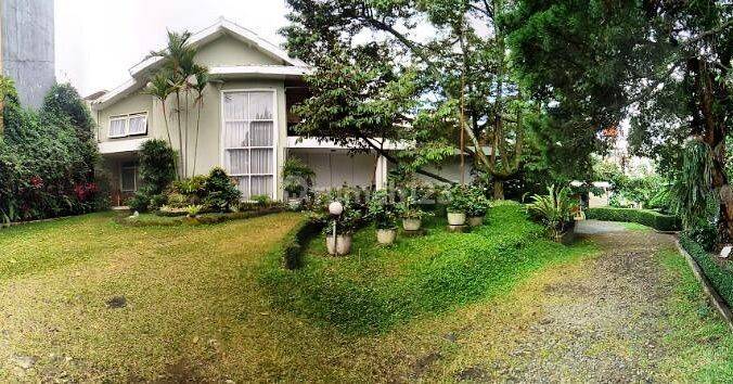 Rumah terawat lokasi tubagus ismail dago bandung 1