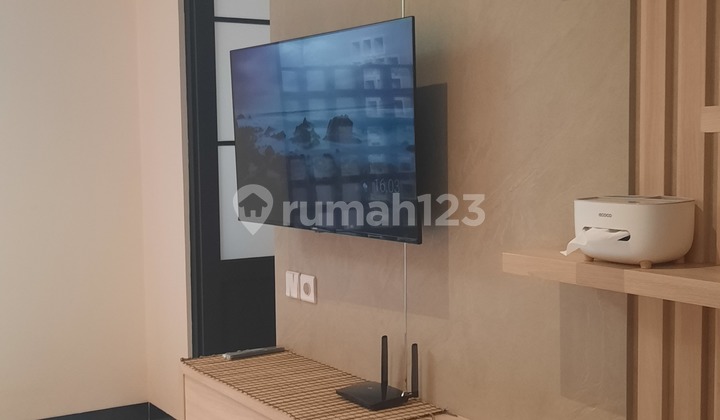 Beautiful Ready-to-Occupy Fully Furnished House Located in Taman Holis Indah, Bandung. 2