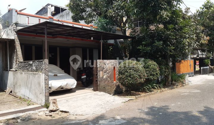 FOR SALE HOUSE ON KASTUBA STREET, PASADENA, BANDUNG. 2