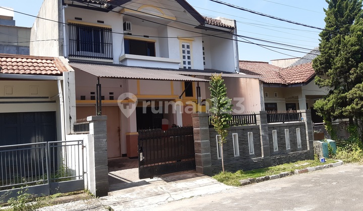 Jual Rumah 2 Lantai Taman Kopo Indah 2.