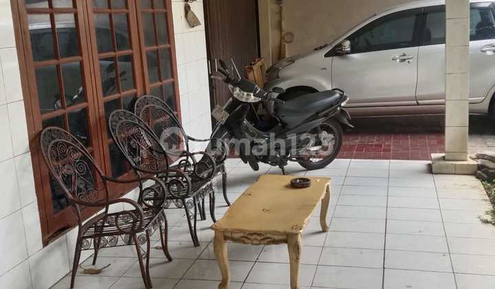 For Sale Spacious Land House in Petukangan, Land Measurement, South Jakarta 2