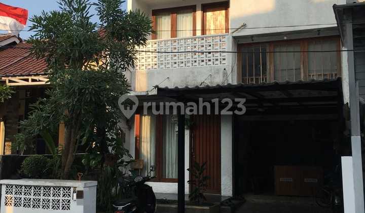 2-Story House In Srengseng Cluster, West Jakarta 2