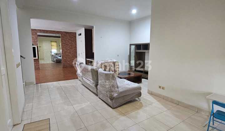 Semi-Furnished Delatinos House BSD Semi-Furnished Delatinos House BSD