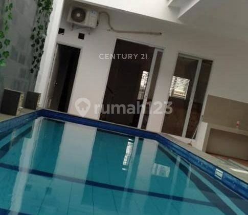 Rumah Town House Dengan Private Pool Di Pondok Aren 5443 2