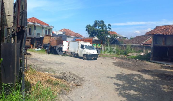 Warehouse on the side of Laswi Raya Road, Baleendah-Bandung, land area 994m2.