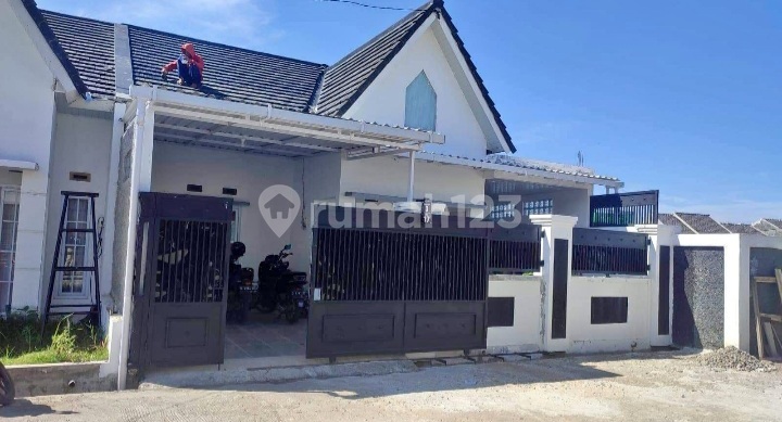 RUMAH MURAH SIAP HUNI/READY STOCK. TERLARIS DESIGN DAN KONSEP EROPA DIBANDUNG.JLN JATI MEKAR JLN TRUSAN CIBADUYUT BDG.
