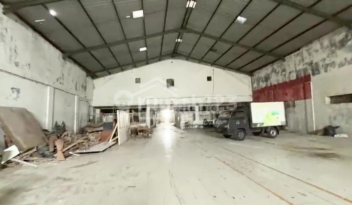 Gudang di daerah Branjangan , Semarang ( Tt 7739 ) 1