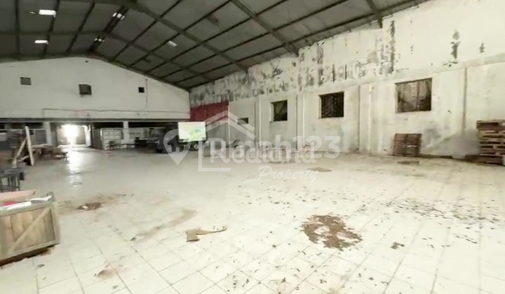 Gudang di daerah Branjangan , Semarang ( Tt 7739 ) 2