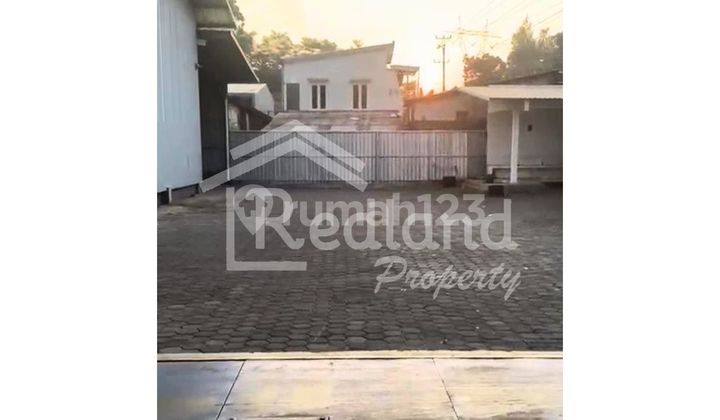Warehouse on Jl Raya Batang Weleri (Tt Si 8134) Warehouse on Jl Raya Batang Weleri (Tt Si 8134)