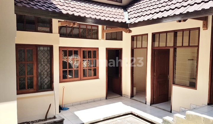 Furnished House Wings Setrasari 2