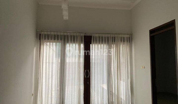 Rumah semi furnish siap huni di batununggal 1