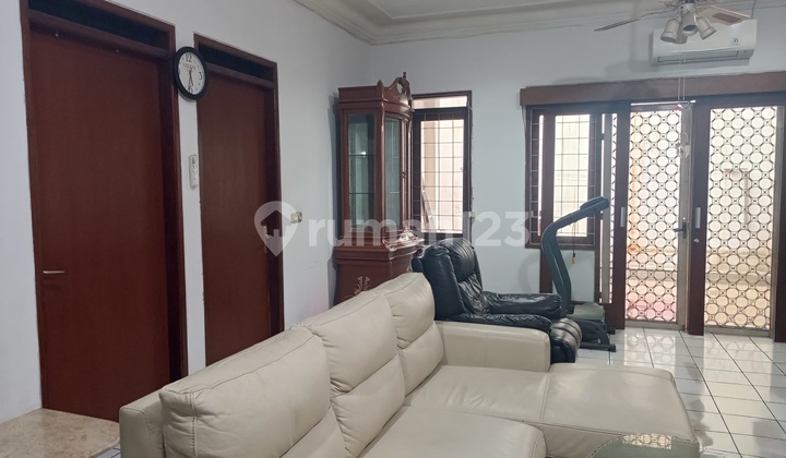 Rumah / Kantor Siap Huni Dengan 3 Kamar 2