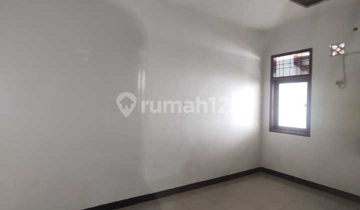 Comfortable House in Taman Cibaduyut Indah Complex Comfortable House in Taman Cibaduyut Indah Complex