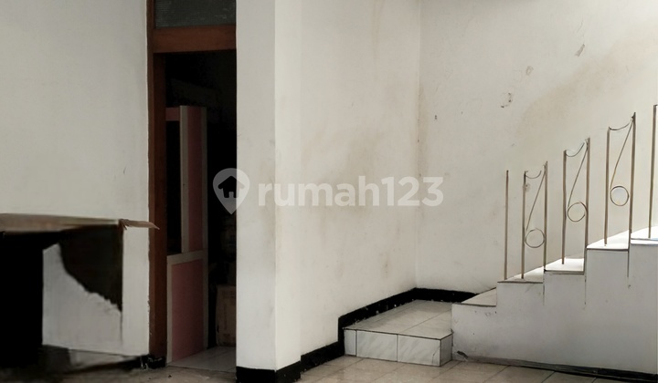 Rumah 3 Lantai Di Perumahan Budisari Setiabudi 2