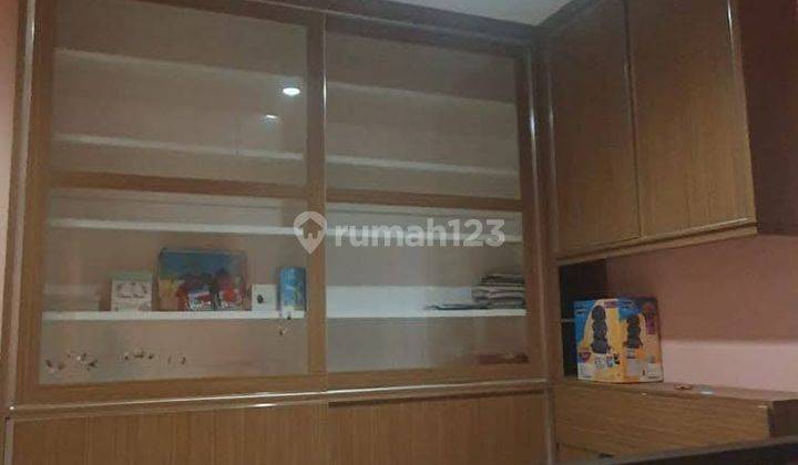 Rumah Dua Lantai Lokasi Strategis 2