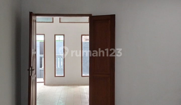 Just Renovated...Ready-to-Live House in Bkr Wing 2