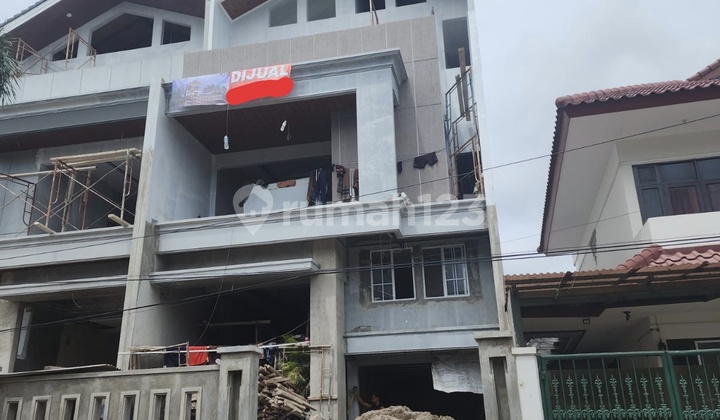 Rumah Baru 3 Lantai Puri Indah