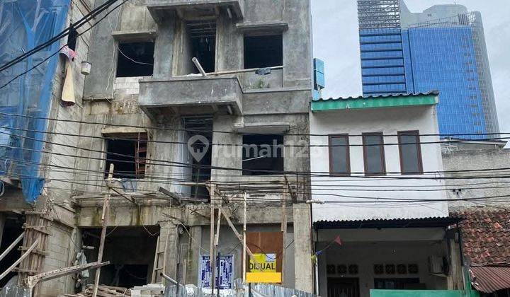 Dijual kostan 25 kamar di Menteng  1