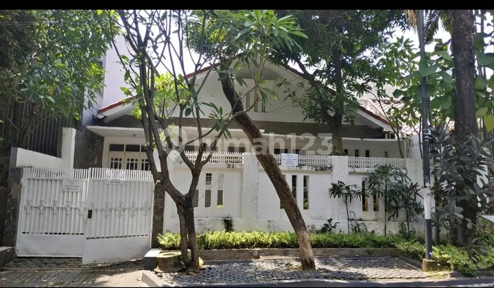 Ready-to-Occupy House on Dempo Street, Kebayoran Baru
