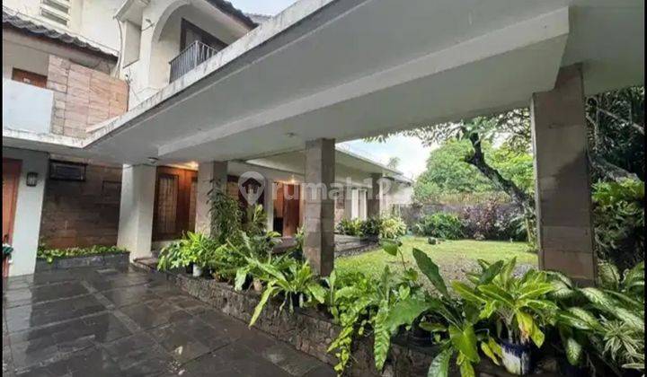 Dijual rumah di jl Dharmawangsa Kebayoran Baru  2