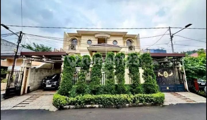 Dijual rumah mewah d jl Triloka Pancoran 