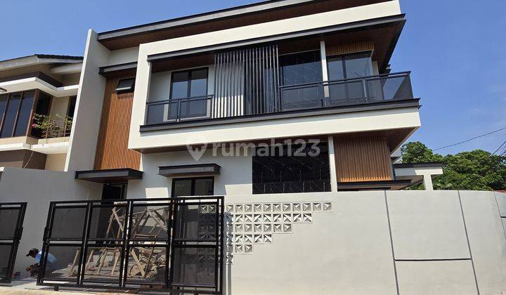 Rumah baru 2 lantai, bagus banget, murah di Griya Loka BSD 1