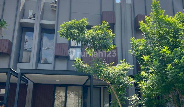 Rumah 2 lantai full furnished di Tabebuya BSD 1