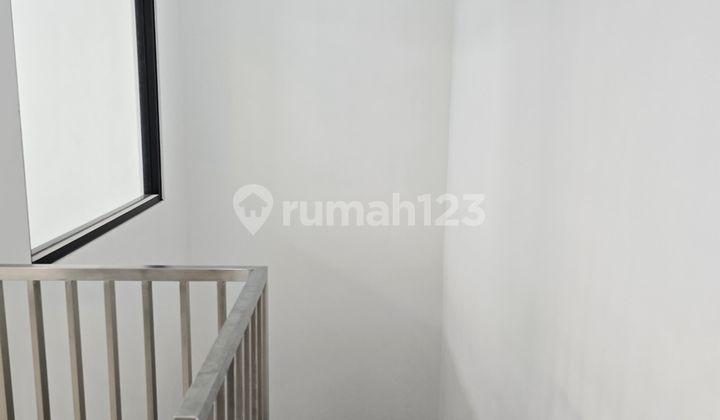 Ready-to-Live House, Luxury in Nusaloka BSD 2