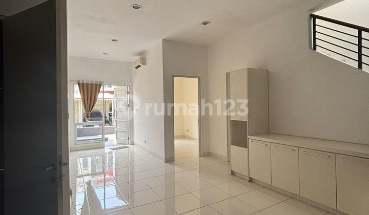 Rumah 2 Lantai di Spring Gading Serpong 2